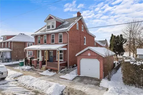1217 Grenadier Blvd, Bethlehem, PA 18018