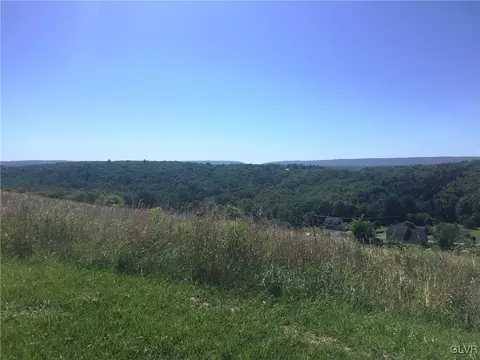 10 Taylor Nicole Cir, Mahoning Twp, PA 18235