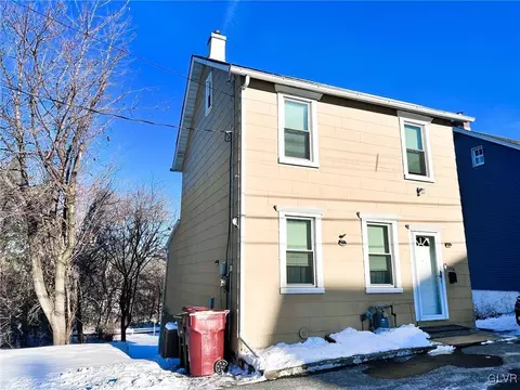 3204 Quarry St, Hokendauqua, PA 18052