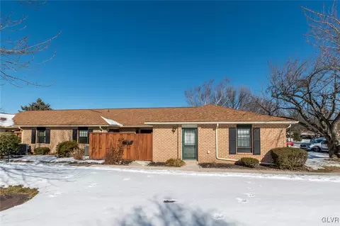 2844 Springhaven Pl, Macungie, PA 18062