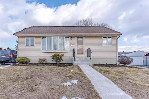 1528 Eastwood Dr, Bethlehem, PA 18018