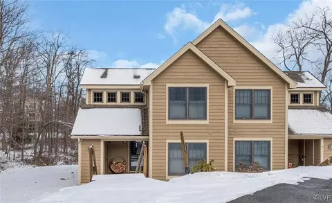 163 Pine Ct, Tannersville, PA 18372