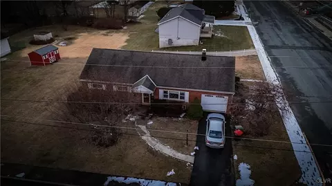 360 N 8th St, Lehighton Borough, PA 18235
