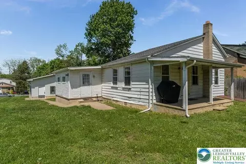 2916 Charlotte Ave, Palmer Township, PA 18045