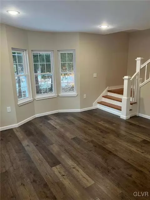 1054 Interchange Rd, Gilbert, PA 18331 photo 2