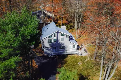 2261 Whippoorwill Dr, Coolbaugh Twp, PA 18466