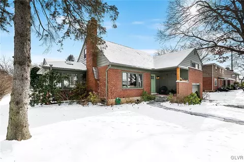 2436 Langhorne Dr, Bethlehem, PA 18017