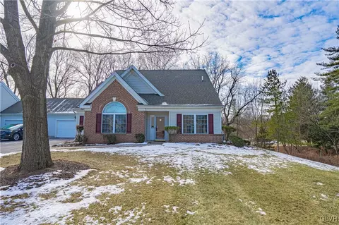 4950 Steeplechase Dr, Macungie, PA 18062