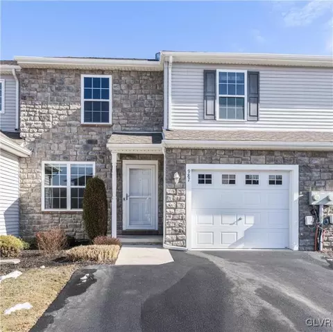 987 S Fork Dr, Forks Twp, PA 18040