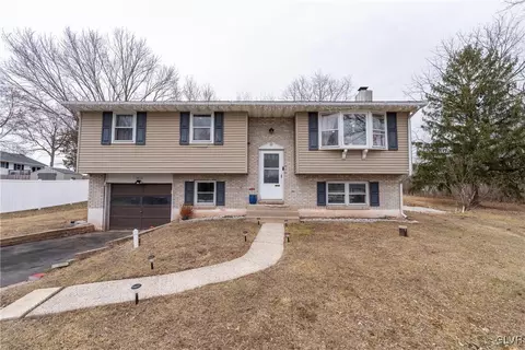 3011 Mirkwood Ct, Pottstown, PA 19464