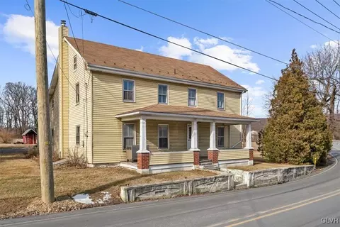1097 Blue Mountain Dr, Danielsville, PA 18038