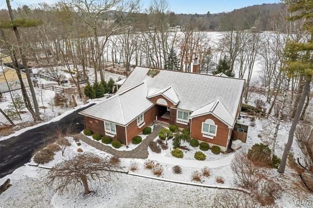 225 Eastshore Dr, East Stroudsburg, PA 18301