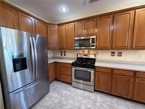 1847 Gregory Pl, Hellertown, PA 18055 photo 7