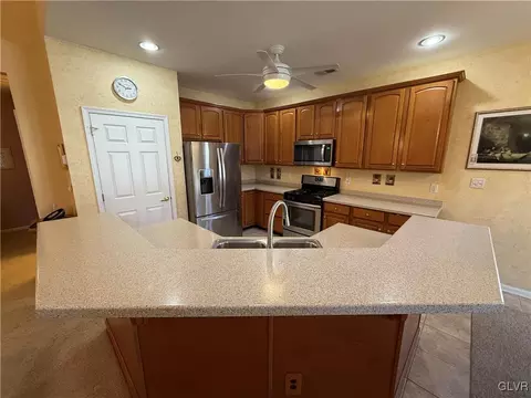 1847 Gregory Pl, Hellertown, PA 18055 photo 9