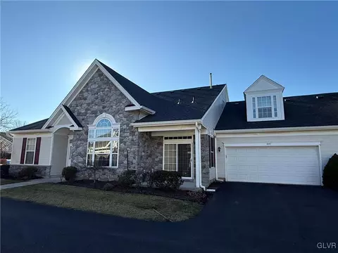 1847 Gregory Pl, Hellertown, PA 18055
