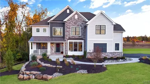 7015 Turtle Creek Dr #77, Center Valley, PA 18034