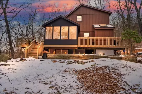 5967 Decker Rd, Saw Creek, PA 18324