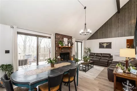 5967 Decker Rd, Saw Creek, PA 18324 photo 8