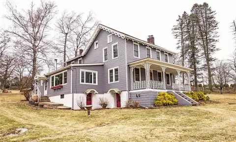 954 S Delaware Dr, Mount Bethel, PA 18343