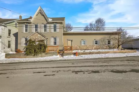 12 Bendigo St, Tower City, PA 17980