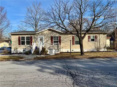 3495 Lil Wolf Dr, Orefield, PA 18069