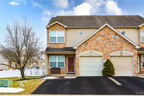 5520 Stonecroft Ln, Allentown, PA 18106