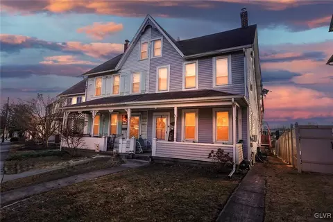 336 E Walnut St, Nazareth, PA 18064