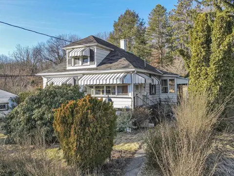 154 Ridgewood Sq, Luzerne, PA 18702