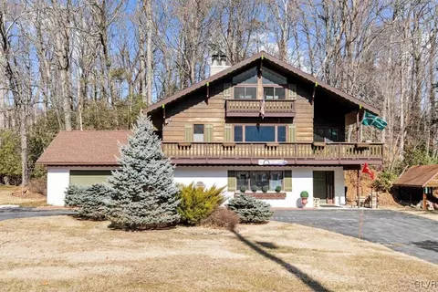 170 Camelback Rd, Tannersville, PA 18372