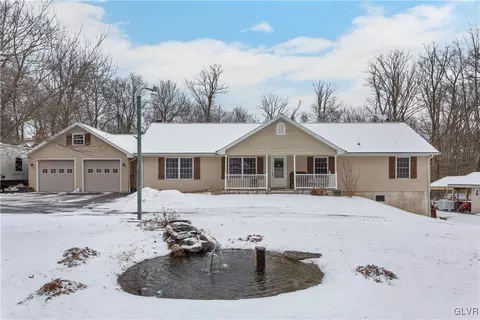 2423 Benders Dr, Bath, PA 18014