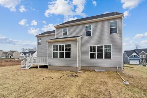 4337 Taviston Ct E, Emmaus, PA 18049 photo 2