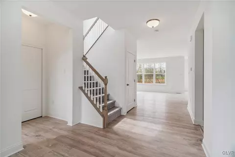 4337 Taviston Ct E, Emmaus, PA 18049 photo 4