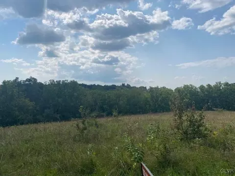 3646 Highland Rd, Lowhill Twp, PA 18069