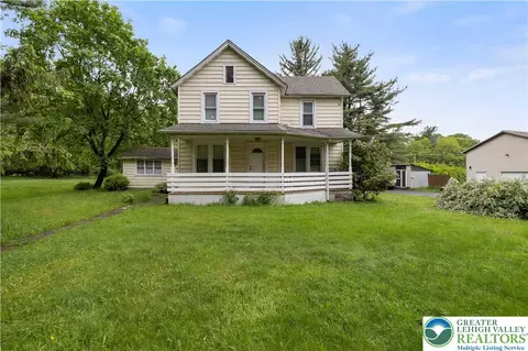 349 Carlton Rd, Mount Pocono, PA 18344