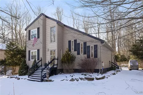 2607 Foxledge Dr, Coolbaugh Twp, PA 18466