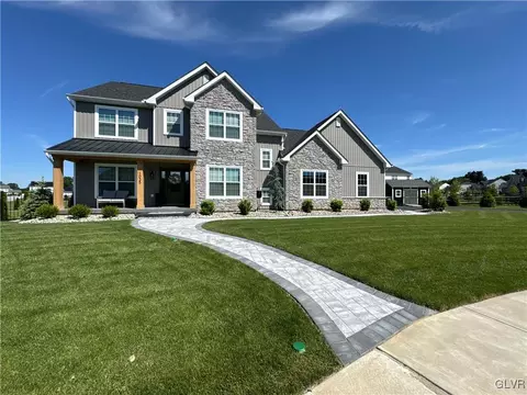 1035 Jean Ct, Palmer Township, PA 18045