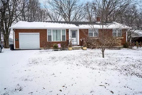 2332 Farmersville Rd, Bethlehem, PA 18020