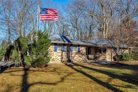 9815 Haas Hill Rd, Breinigsville, PA 18031