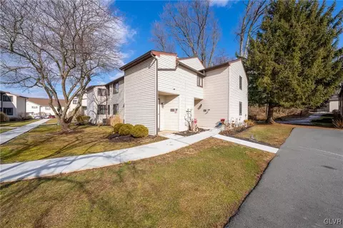 4 Holly Dr #8, Reading, PA 19606
