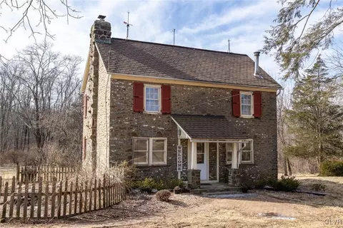 1316 E Thatcher, Quakertown, PA 18951