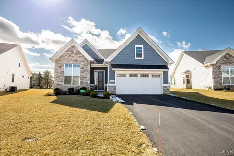 7027 Oak Ln, Bath, PA 18014