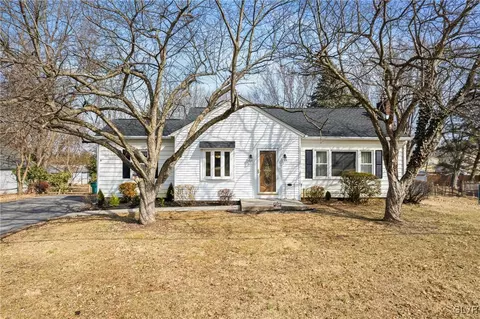1320 Mine Lane Rd, Palmer Township, PA 18045