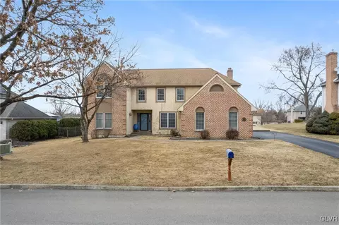 444 Kevin Dr, Bethlehem, PA 18017