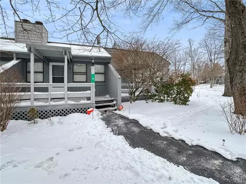 112 Condor Dr #8, Lehman Twp, PA 18371