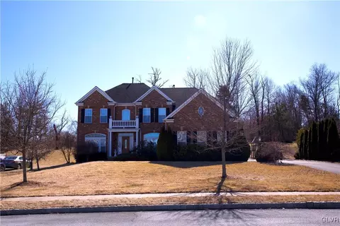 1801 Sycamore Dr, Quakertown, PA 18951