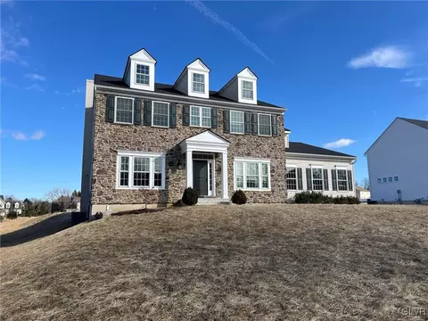 3961 Mountain View Ave, Palmer Township, PA 18045