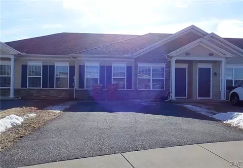 210 Huntington Ln, Forks Twp, PA 18040