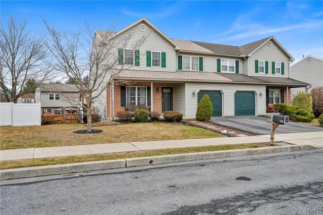 206 Evergreen Ln, Fleetwood, PA 19522