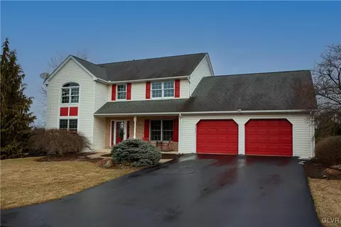 5315 Debra Dr, Schnecksville, PA 18078