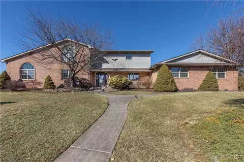 3219 Coplay Ct, Stiles, PA 18052
